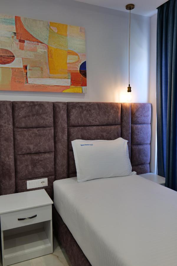 3 Islands 2 Hotel Ksamil Bagian luar foto