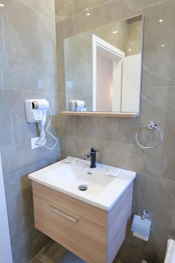 3 Islands 2 Hotel Ksamil Bagian luar foto
